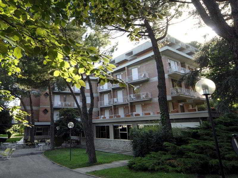 Hotel Raffaello Chianciano Terme Exterior foto